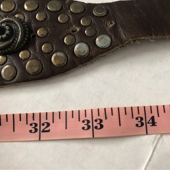 Studded Rosette Belt Brown Leather Brass Color Hardware Rustic Distressed - Picture 11 of 15